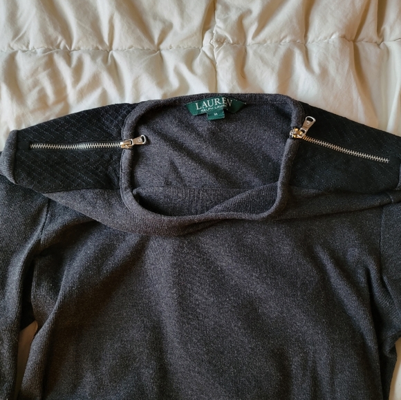 Lauren Ralph Lauren grey top with zipper shoulders sweater size M - Picture 3 of 3